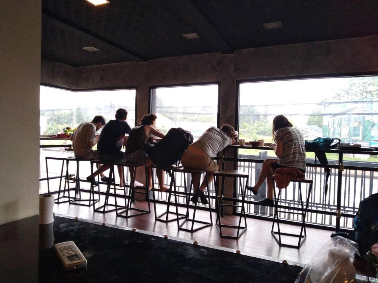 סוראט תאני Chang Bed And Bar Hostel (Adults Only) מראה חיצוני תמונה