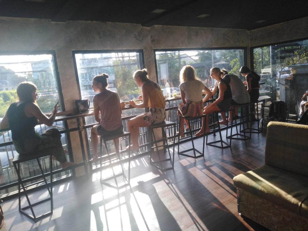 סוראט תאני Chang Bed And Bar Hostel (Adults Only) מראה חיצוני תמונה