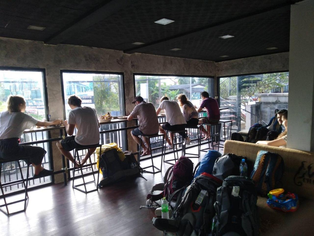 סוראט תאני Chang Bed And Bar Hostel (Adults Only) מראה חיצוני תמונה