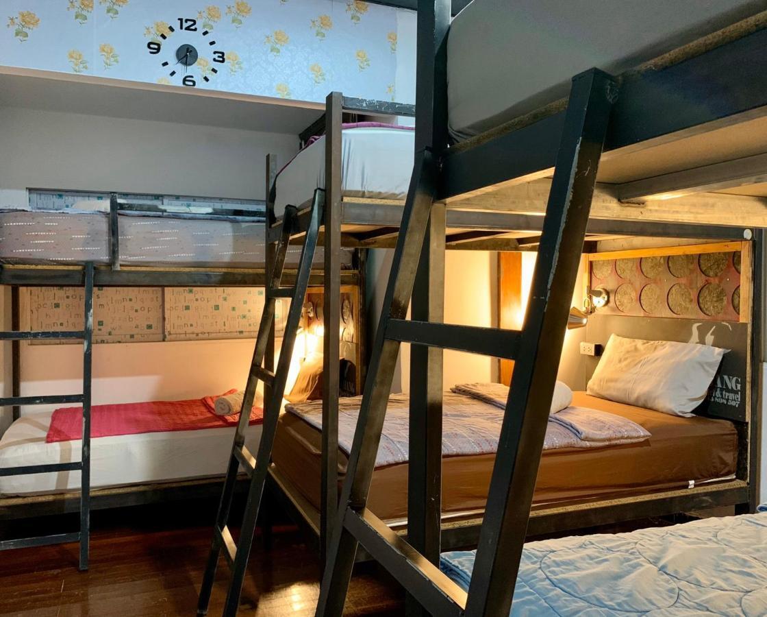 סוראט תאני Chang Bed And Bar Hostel (Adults Only) מראה חיצוני תמונה